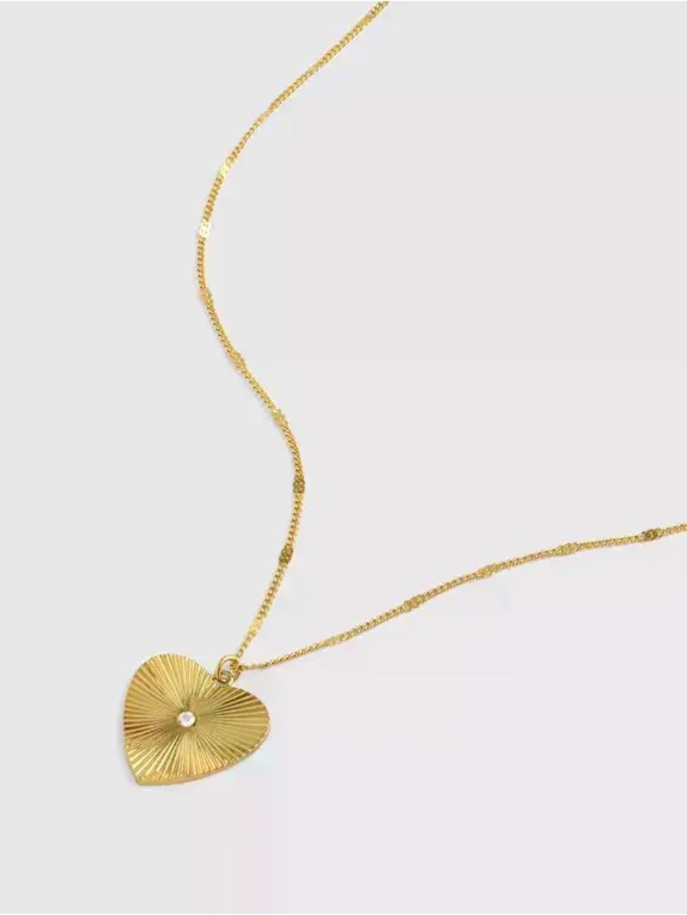 Madewell Engine Turned Heart Pendant Necklace in Gold